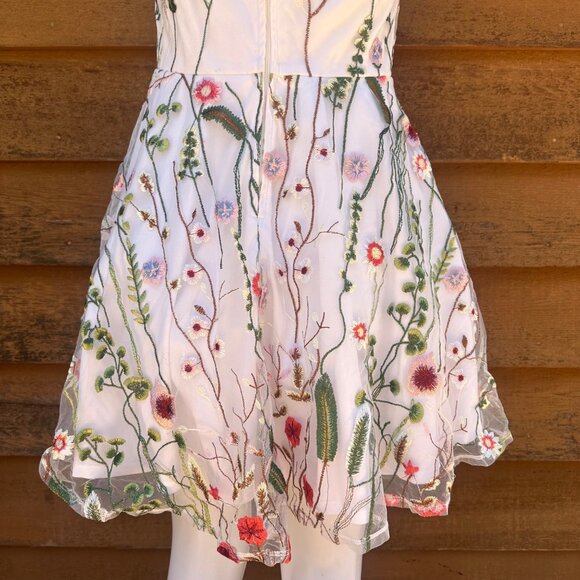 City Studio Floral Embroidered Sleeveless Fit & Flare Dress Size 11 White Multic - Picture 5 of 8